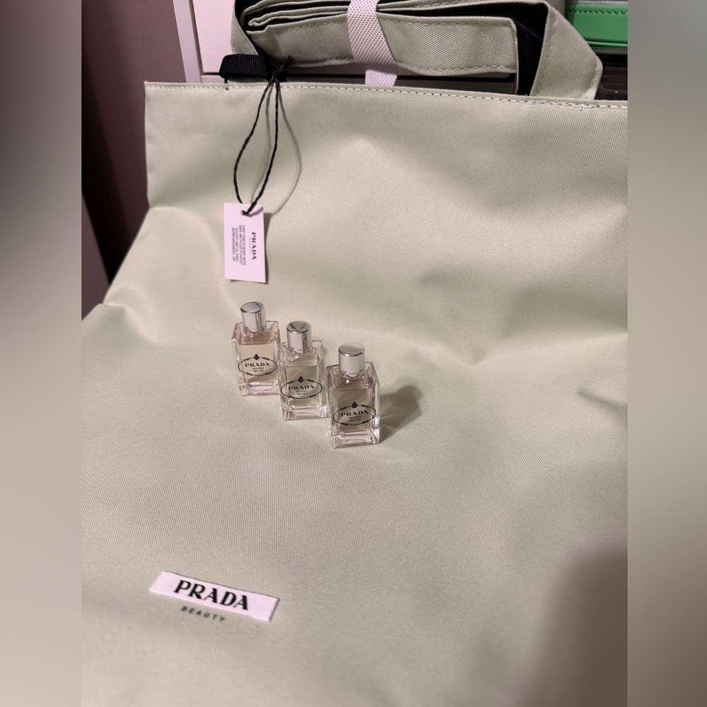 Prada Infusion 4pc Set Tote + Pouch + Santal Chai, Iris & Vanille Minis